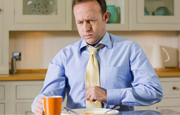 經常不吃晚飯的人，除了會日漸消瘦外，還會出現哪些情況？