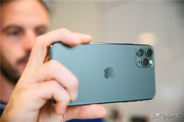 如何提升手機影片拍攝效果？一款SMOOTH 5就足夠了