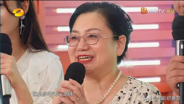 芒果臺真敢想，鳳凰傳奇被網約車小哥驚到，這露天K歌節目太帶勁