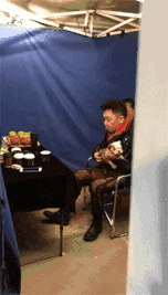 給郭德綱捧哏18年，于謙為何拒絕德雲社的股份？