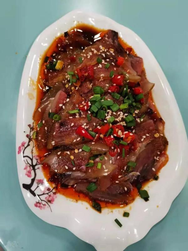 廚師長自立門戶創品牌鮮味坊，朋友們聞風而動去捧場連聲賀