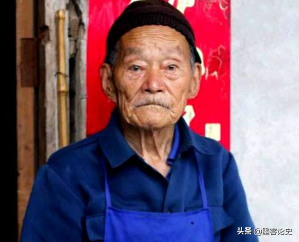 四川領導尋找老兵,95歲老農登記遭百姓嘲諷,無奈掏出3枚特等勳章