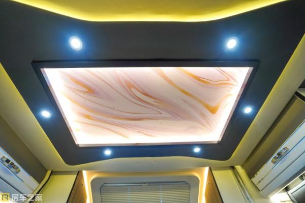 11.19廣州國際房車展：配置豐富，佈局合理，喜愛秦歌T型房車