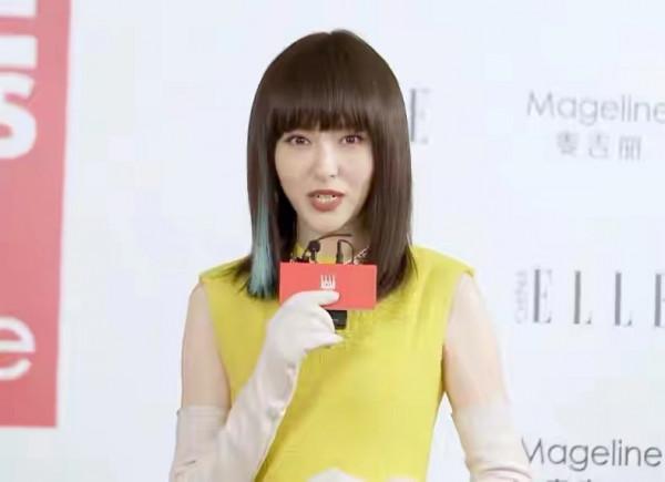 ELLE風尚大典:劉詩詩優雅,楊冪美豔,唐嫣時尚,仙劍三姐妹鬥豔 ELLE風尚大典:劉詩詩優雅,楊冪美豔,唐嫣時尚,仙劍三姐妹鬥豔