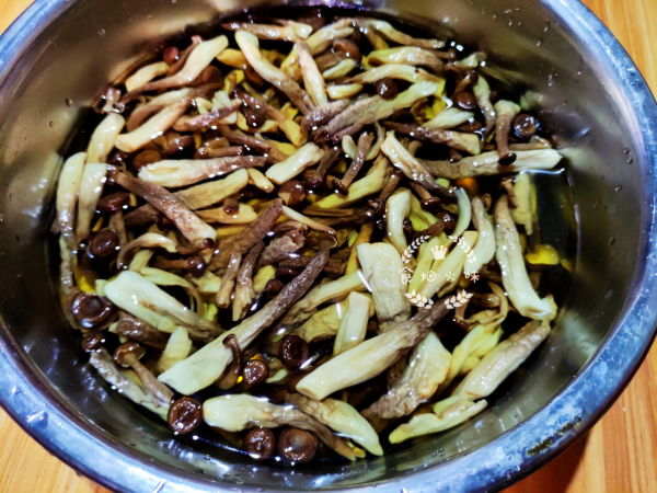 天冷了這湯多喝，滋補還營養，湯汁濃郁鮮甜，下肚暖暖好舒服