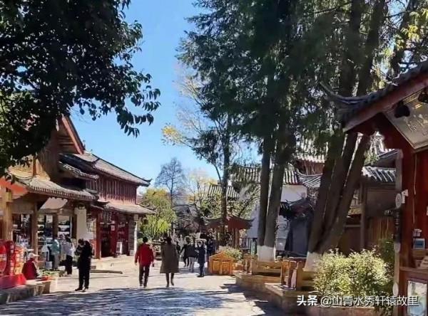 疫情後的麗江古城一條街