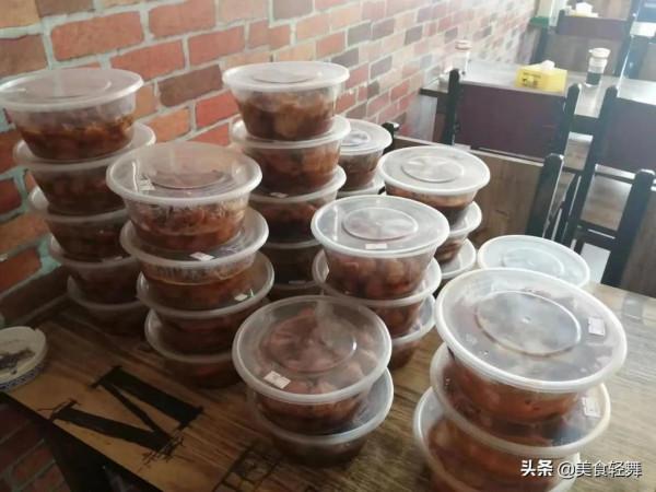 婆婆過年買了1頭豬加工美食，同事：想去你家過年，是要辦酒席嗎
