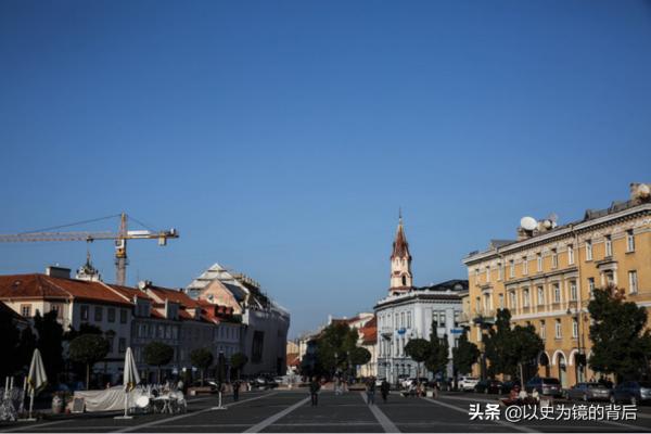 一戰後的德國，和周邊國家幾乎都有領土糾紛，關係都不好