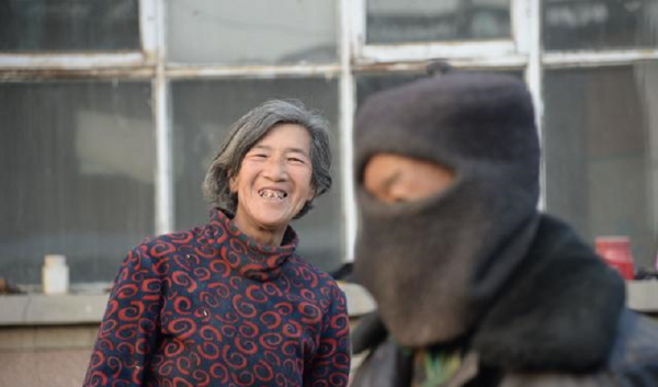 寇金成:三歲時被狼咬掉半張臉,靠吸米糊存活,娶妻後如何生活? 寇金成:三歲時被狼咬掉半張臉,靠吸米糊存活,娶妻後如何生活?