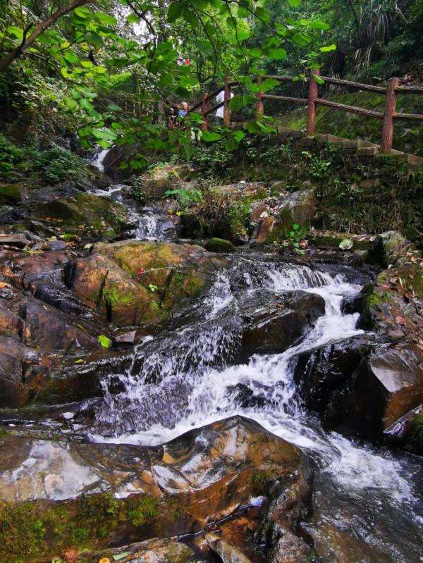 天下第三十三福地閣皂山