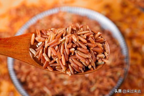 米粒尖上的白點是什麼東西？是黴菌還是人工漂白劑用多了？