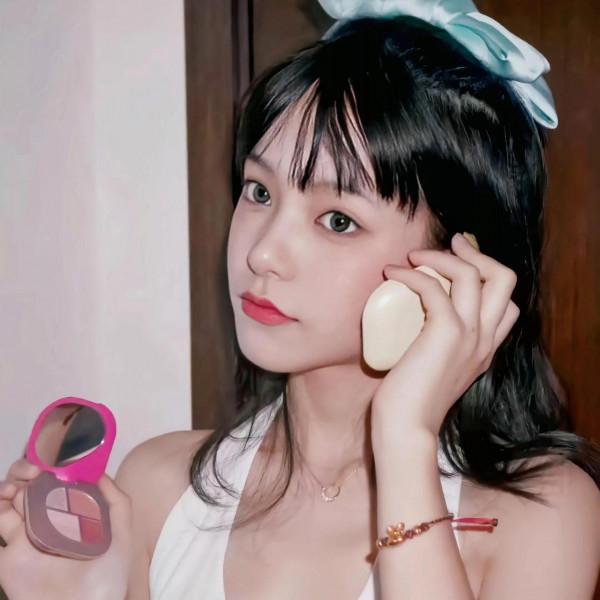 趕上2021年的末班車,陌生的我們相遇在車上 趕上2021年的末班車,陌生的我們相遇在車上