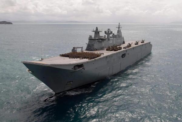 “堪培拉”級兩棲攻擊艦圖集（118圖）