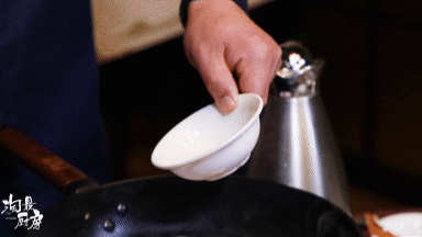 冬食豬蹄賽熊掌!這道鮮美的豪華版紅燒豬蹄,只需三步… 冬食豬蹄賽熊掌!這道鮮美的豪華版紅燒豬蹄,只需三步…