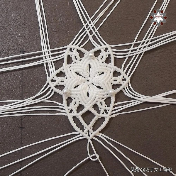 用繩子就能編出漂亮的雪花，超詳細的教程，一步一步教你編