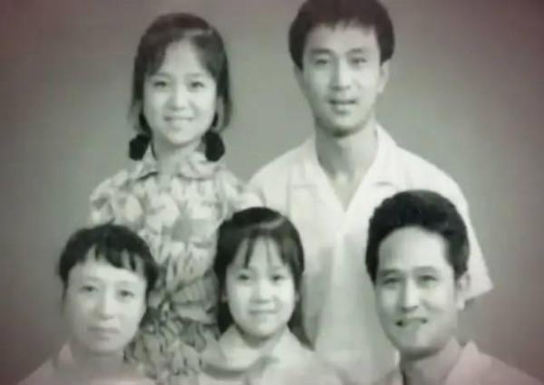 劉莉莉:30多歲相親嫁圈外人,巔峰期放棄事業,女兒是她的驕傲 劉莉莉:30多歲相親嫁圈外人,巔峰期放棄事業,女兒是她的驕傲