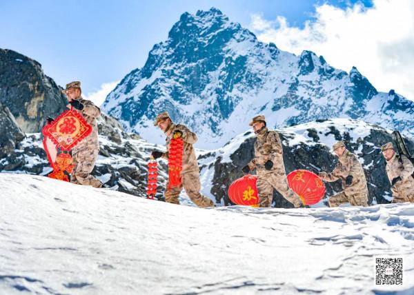 嚴寒中的堅守！海拔4676米的標沙拉錯哨點，官兵將“年味”帶上高原