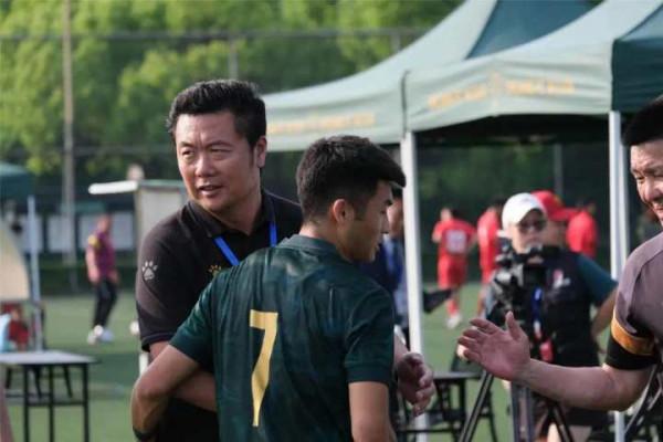 戴著金牌回家過中秋，這是浙江足球人拓荒20年最好的回報