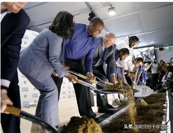 快船球星倫納德意外走紅網路 快船球星倫納德意外走紅網路