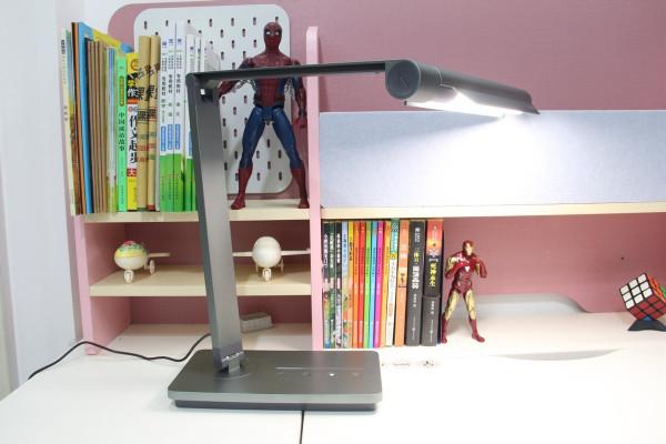 Nerius優時超適感工作臺燈體驗，讓工作、學習更加舒適高效