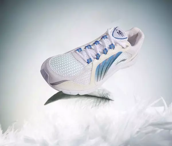 李寧超輕系列回顧！19代曝光外形沒變化，全掌䨻科技，翻車了麼？