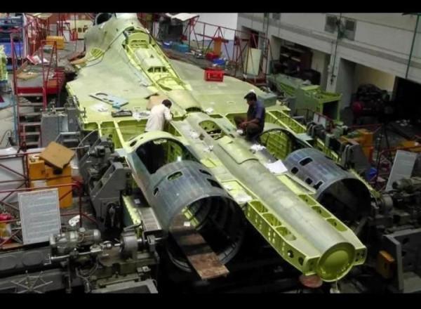 蘇-27B,孤獨的空中劍客 蘇-27B,孤獨的空中劍客