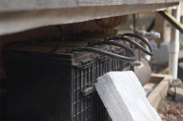 一對夫婦在荒島上住2年,蓋起10㎡蝸居,“離網”的日子簡單快樂 一對夫婦在荒島上住2年,蓋起10㎡蝸居,“離網”的日子簡單快樂