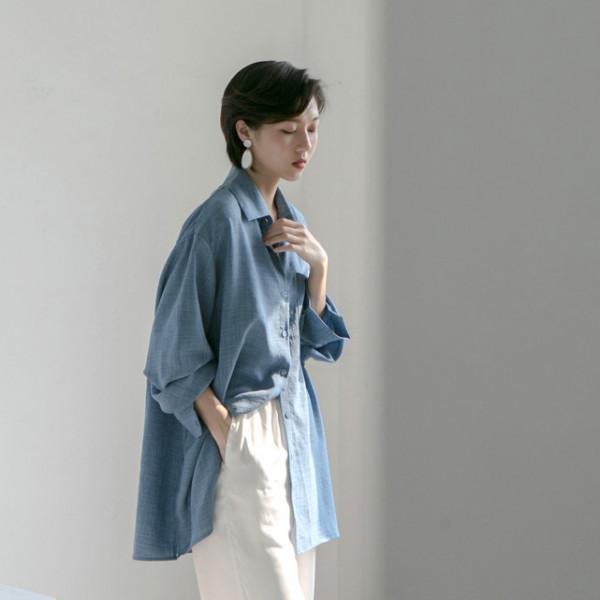 “霧霾藍”可顯高階感了,照著這3點穿搭思路,顯白又顯質感 “霧霾藍”可顯高階感了,照著這3點穿搭思路,顯白又顯質感