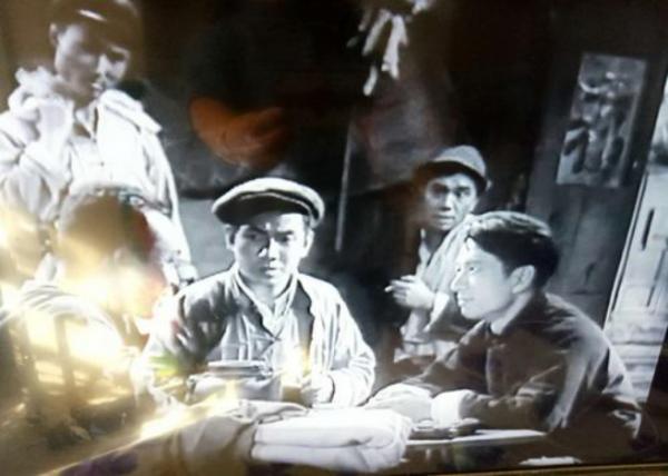 1942年,劉少奇送1萬兩黃金到延安,解決燃眉之急,這黃金哪來的 1942年,劉少奇送1萬兩黃金到延安,解決燃眉之急,這黃金哪來的