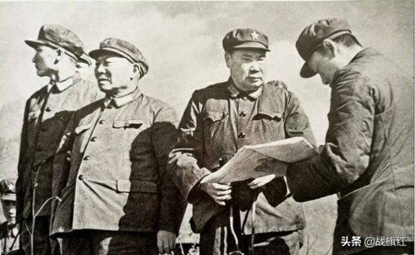 對越還擊赴南疆,悶罐車內吃喝拉撒,汗臭腳臭燻得喘不過氣 對越還擊赴南疆,悶罐車內吃喝拉撒,汗臭腳臭燻得喘不過氣