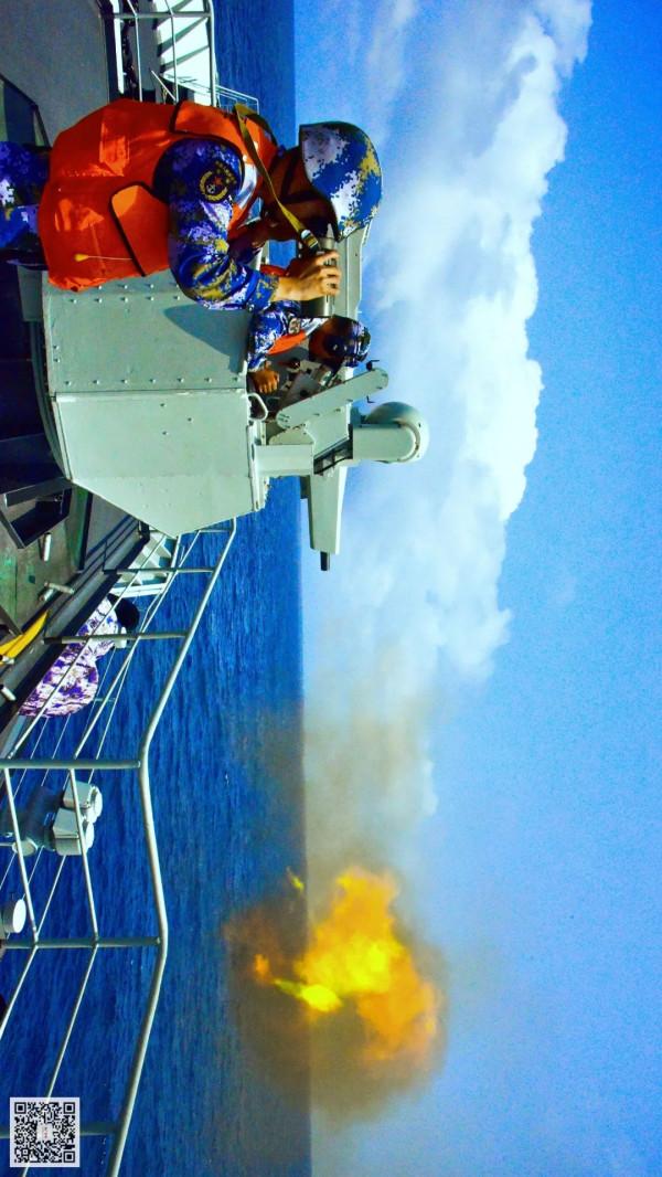 火力全開！南部戰區海軍多艘艦艇在南海海域展開演練