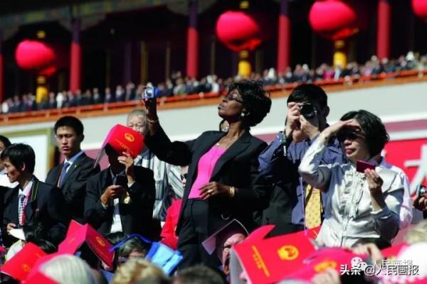 從老照片中，重溫那些年我們的國慶記憶