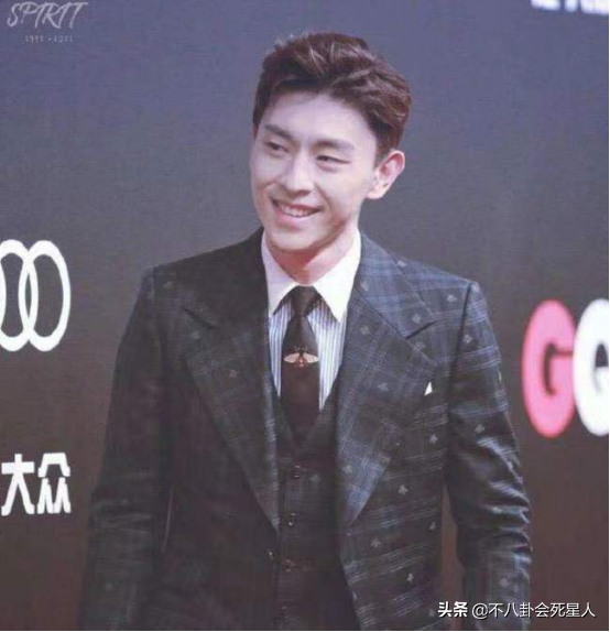 男星紅毯上的4種油膩風，鄧倫中招兩項，滿面油光成男神“殺手”