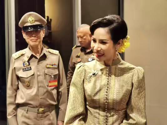 泰王瑪哈，憑一己之力，開創了泰王室“甄嬛傳”，真牛