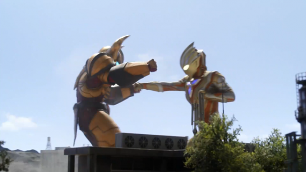 特利迦第15集：迪亞波羅防禦點滿，一集吃下8個大招才掛