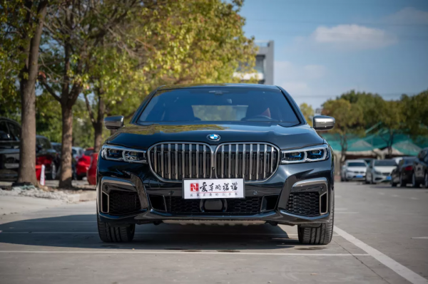 二手寶馬M760Li：取悅自己，一切盡在掌握
