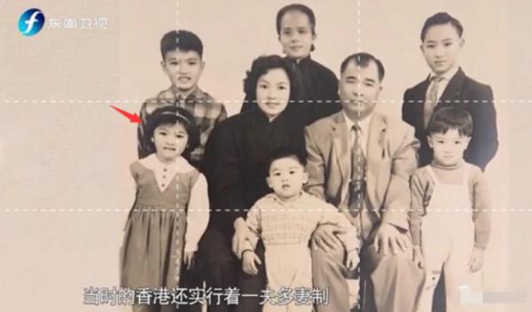 成龍苦追她8年，跟男友相戀26年不結婚，米雪如今怎樣了？