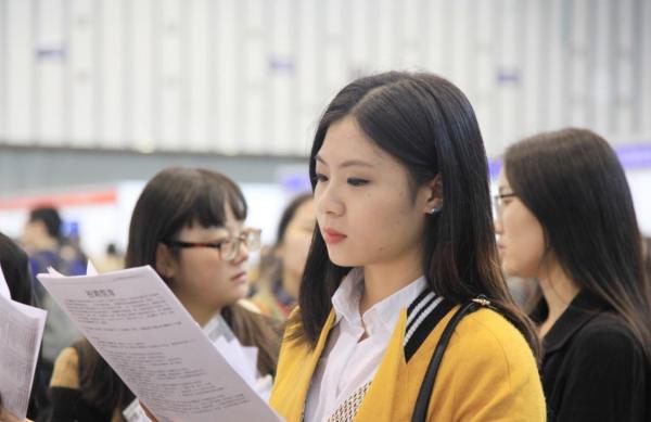 學碩和專碩有不同,在考公時會有影響,考研的大學生要知道 學碩和專碩有不同,在考公時會有影響,考研的大學生要知道