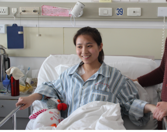 師傅車禍身亡後，徒弟全力照顧師傅妻女終獲芳心，有緣人喜結連理