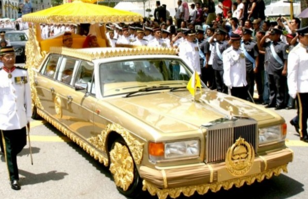 汶萊最帥王子堪比哈曼丹:母親和王后平起平坐,準王妃是豪門千金 汶萊最帥王子堪比哈曼丹:母親和王后平起平坐,準王妃是豪門千金