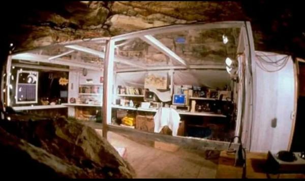 時間真的存在嗎?一位女同志在密閉洞穴住了一百三十天,結果怎樣 時間真的存在嗎?一位女同志在密閉洞穴住了一百三十天,結果怎樣