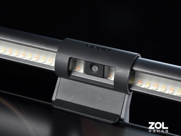 沉浸式燈光體驗 明基螢幕掛燈ScreeBar Halo評測