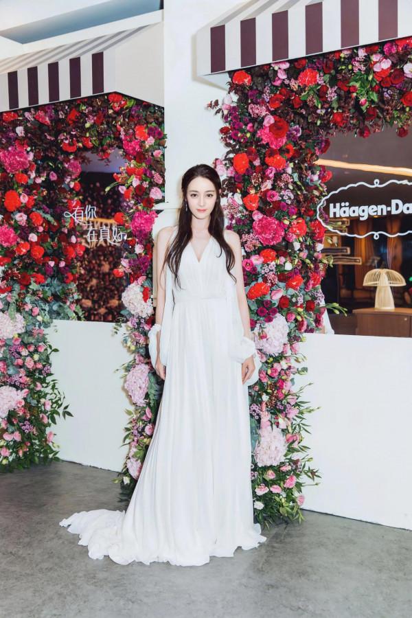 六大女星紅毯比美,熱巴、娜扎、劉亦菲、楊冪,你更吃誰的顏? 六大女星紅毯比美,熱巴、娜扎、劉亦菲、楊冪,你更吃誰的顏?