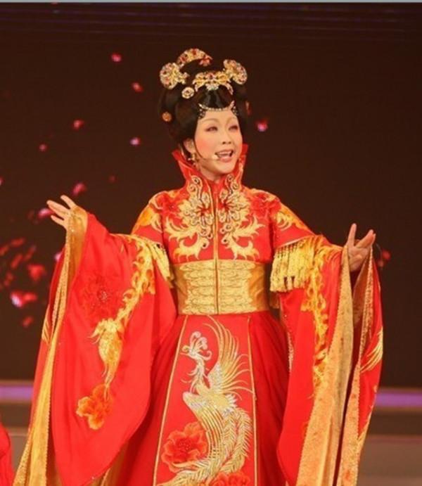 京劇大師梅葆玖評價李玉剛：打著梅蘭芳旗號，卻是博人一笑的小丑