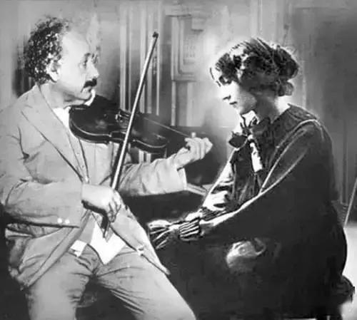 愛因斯坦和他的女人們 愛因斯坦和他的女人們