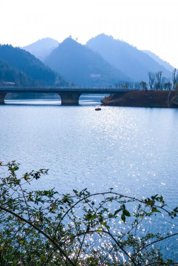 冬日裡的貴州綠博園美翻啦！今天我請客，請賞金輝遍灑、萬頃波光