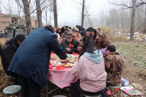 臨西老家農村坐席時拍下的！傳到網上火了