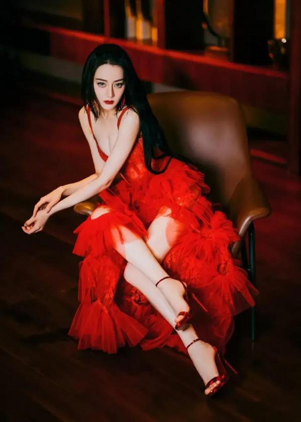 這一次,迪麗熱巴讓全世界的心動了啊!太漂亮了 這一次,迪麗熱巴讓全世界的心動了啊!太漂亮了