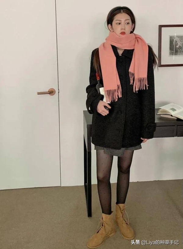 你穿大衣 + 短靴 = 洋氣爆了