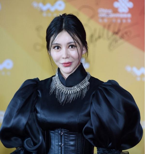 9位“痴迷整容”的女星,明知矽膠臉恐怖,為何還是前仆後繼? 9位“痴迷整容”的女星,明知矽膠臉恐怖,為何還是前仆後繼?